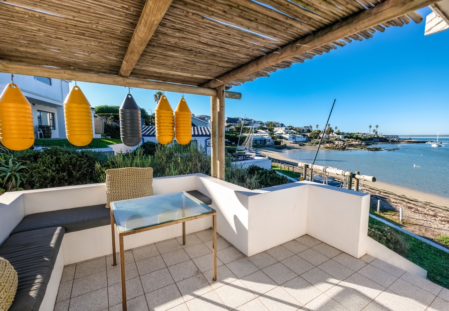 3 Bedroom Property for Sale in Middedorp Western Cape